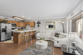 304 Main Level Condo, New Flooring, Mountain Views, Close to Pools, and More
